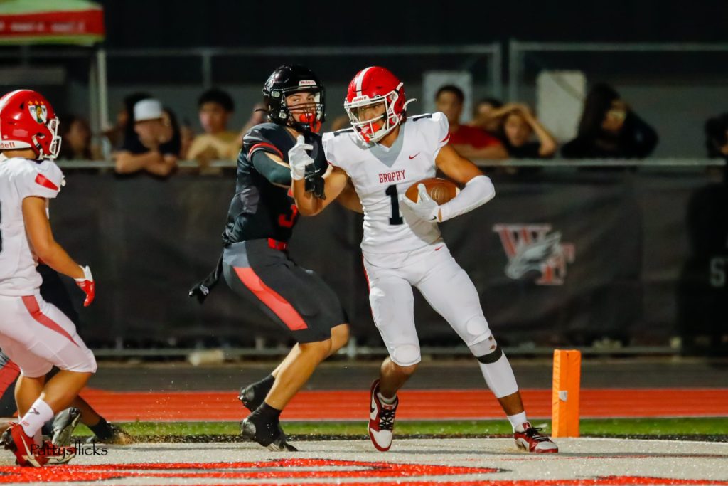 Football | Head Coach Jason Jewell led the Broncos into the AIA Open Division bracket for the first time in school history as the No. 5 seed and won a first-round game. The Broncos outlasted the eventual 6A Conference Champion Casteel Colts with a 51-42 victory before falling to Open state finalist Chandler 45-35 in the quarterfinals.